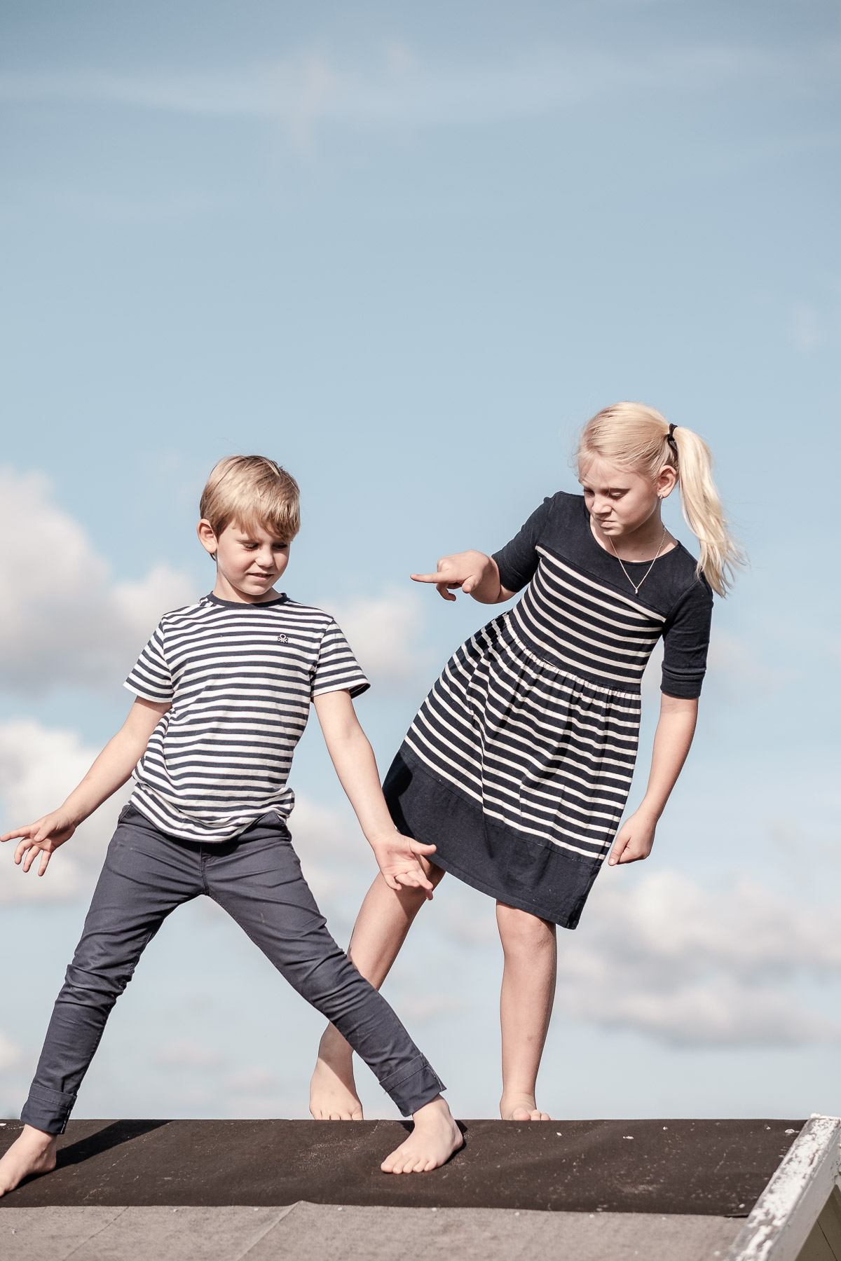 Click to enlarge image ella&emil-tanumshede-barnfotograf-ottossonphoto-1009.jpg